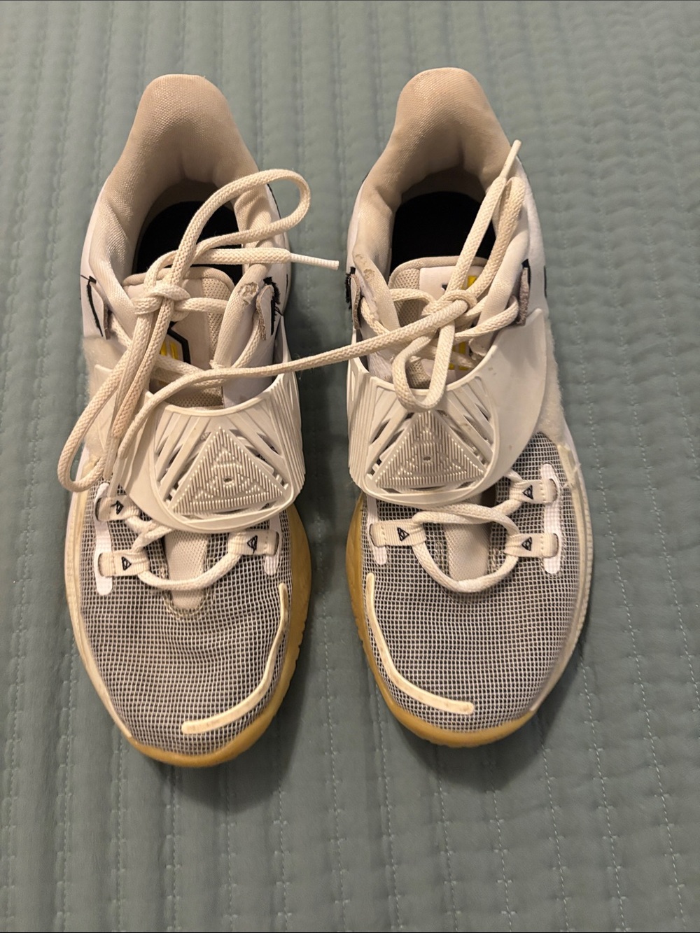 Nike Men's White and Yellow Athletic Shoes